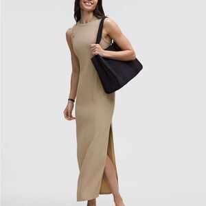 Lululemon Sleeveless Pleated Stretch Maxi Dress
Sheer Oak